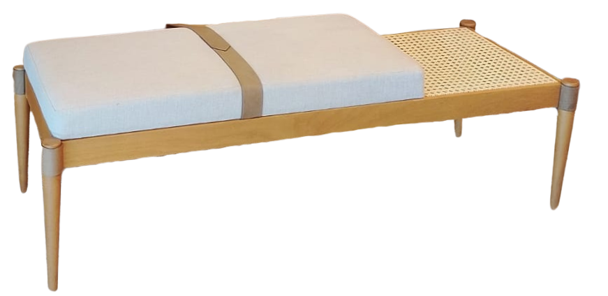 Silla Monic de Madera de Almendro con Respaldo y Asiento Tapizado en Tela Facto 534