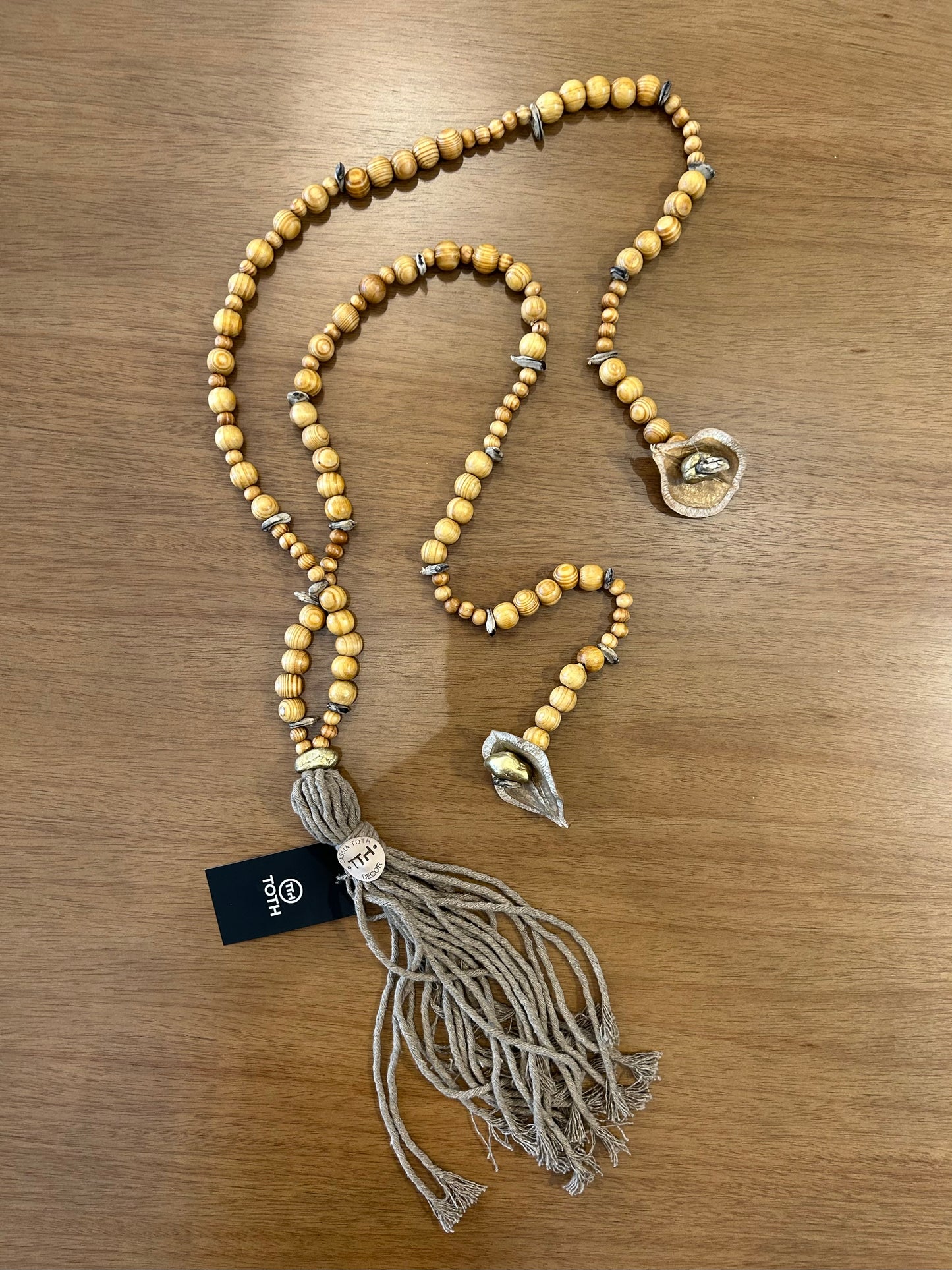 Colar Decorativo Bolas de Madeira Natural Sementes Nativas Tassel de Barbante