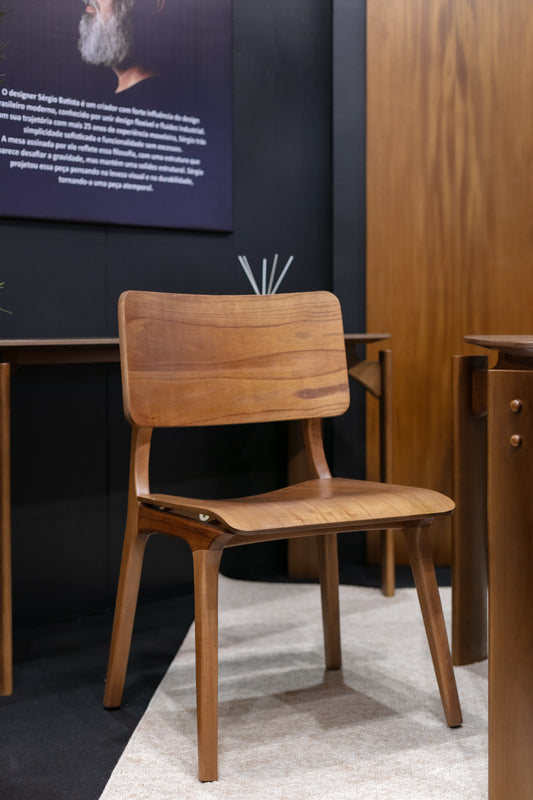 Cadeira Ariana Madeira Maciça Assento Multilaminado