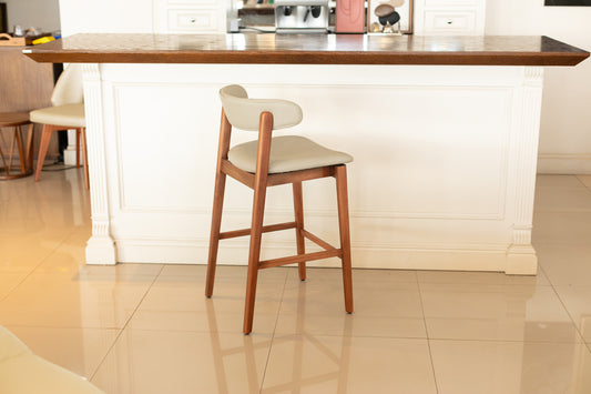 Banqueta Lua Madeira Maciça Assento e Encosto Multilaminado Estofado