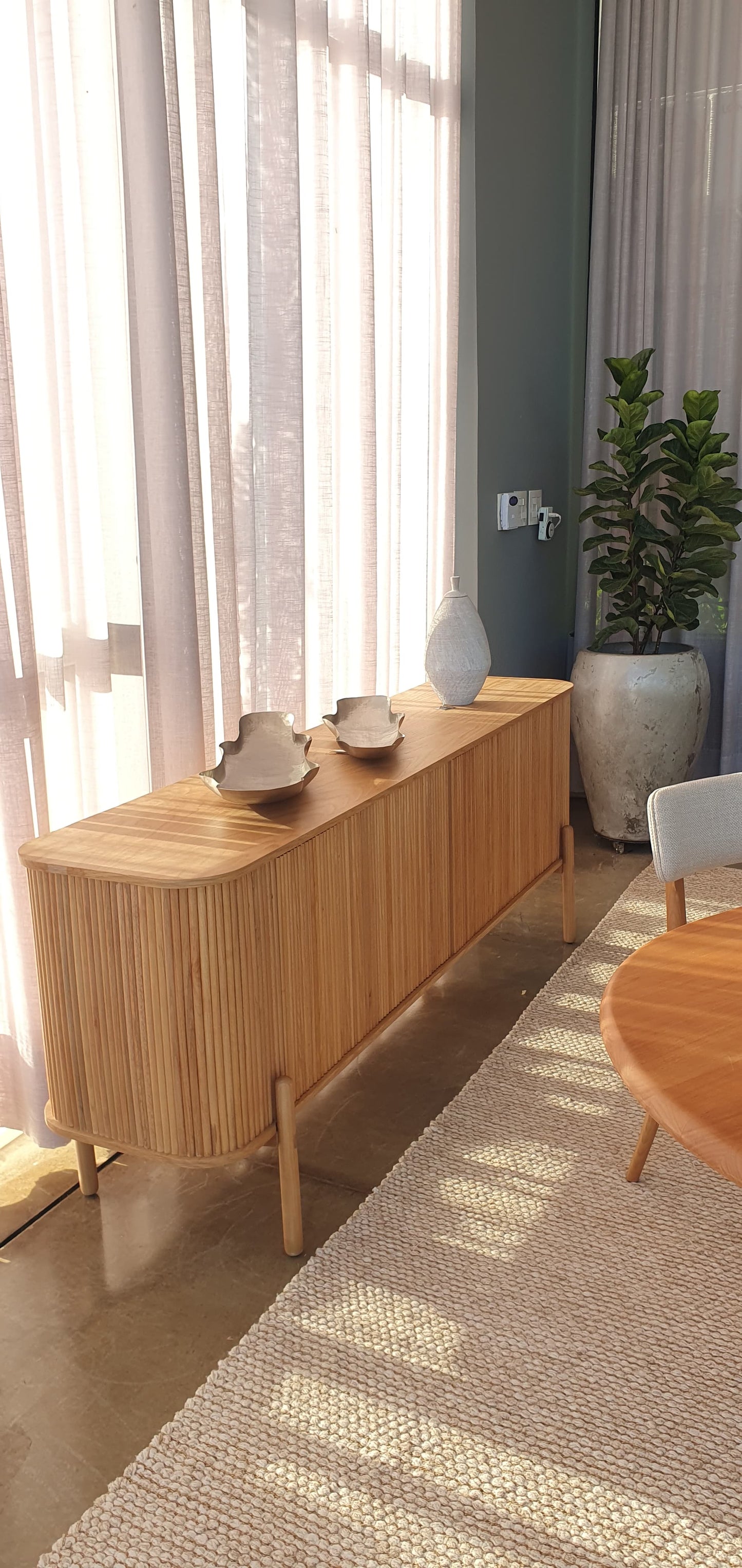 Buffet Acordes Madeira Cinamomo Natural 4 Portas 220x52x77cm