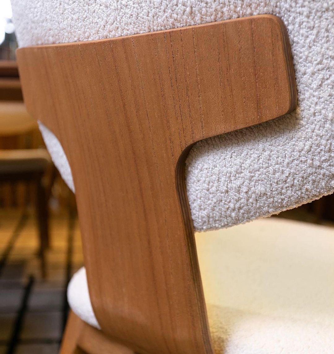 Flask Chair Cinnamon Wood Upholstered Fabric Backrest and Seat 141
