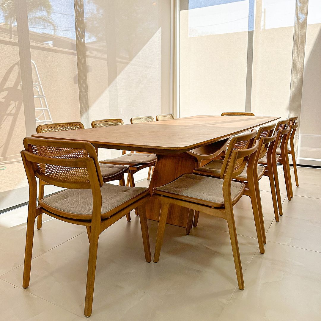 Silla Iasmin Madera Canela con Respaldo Hexagonal de Paja y Asiento Tapizado en Tela 146