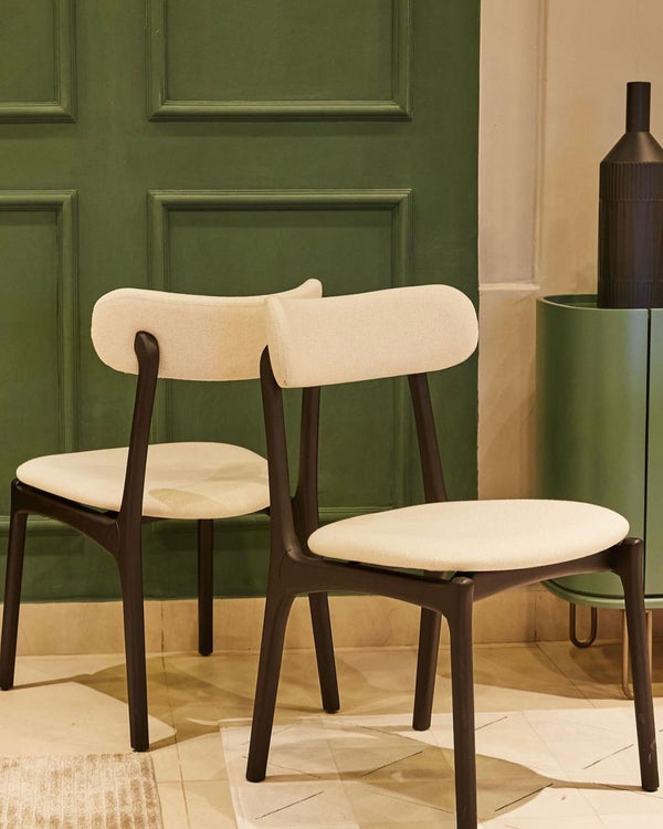 Ambiente 1 com Silla Roven Madera Canela Respaldo y Asiento Tapizado Tela 141