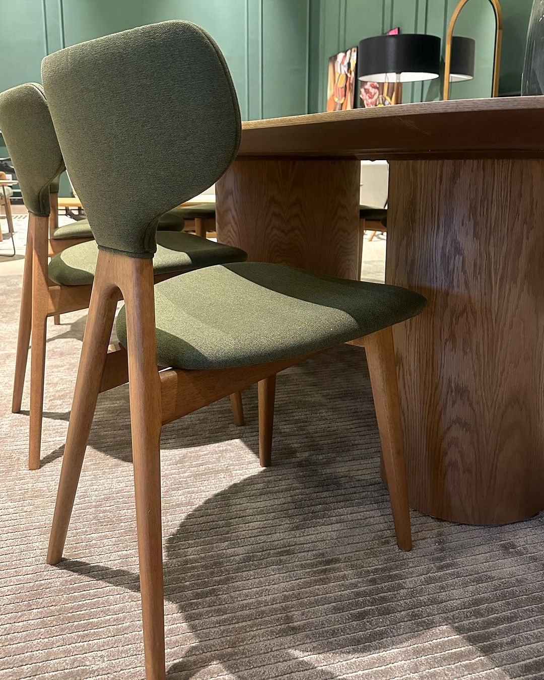 Silla Trian Madera Canela Respaldo y Asiento Tapizado Tela 163