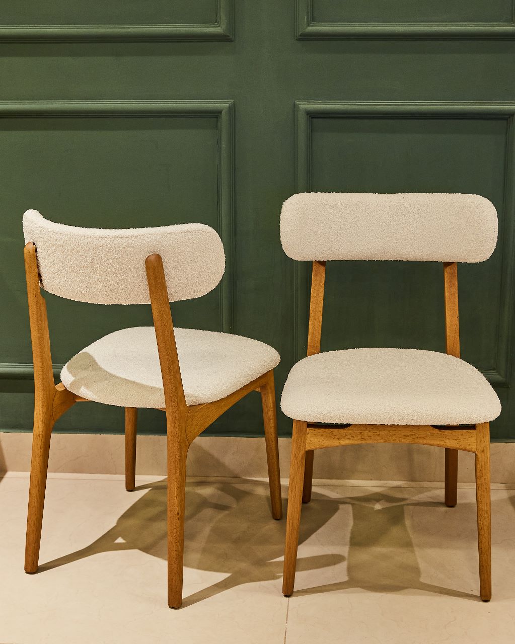 Silla Roven Madera Ebonizada Respaldo y Asiento Tapizado Tela 153