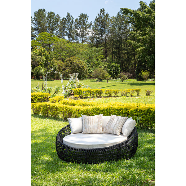 Ambiente 1 com Júbilo Chaise Lounge Chair Upholstered in Black Aluminum and Black Nautical Rope