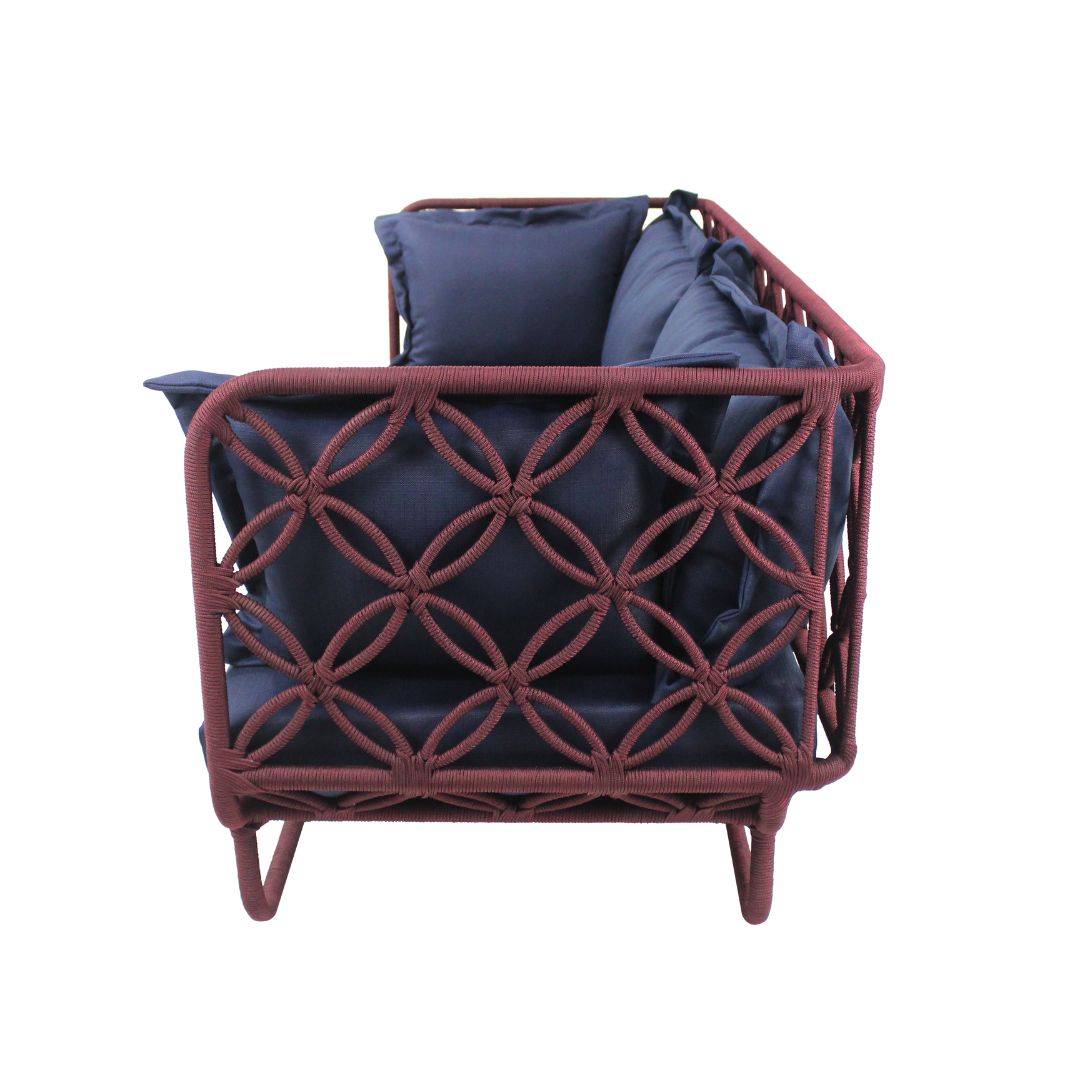 Sofá Erys de Aluminio Color Burdeos Cuerda Náutica Color Vino Respaldo y Asiento Tapizado en Tela Quaker Azul Marino
