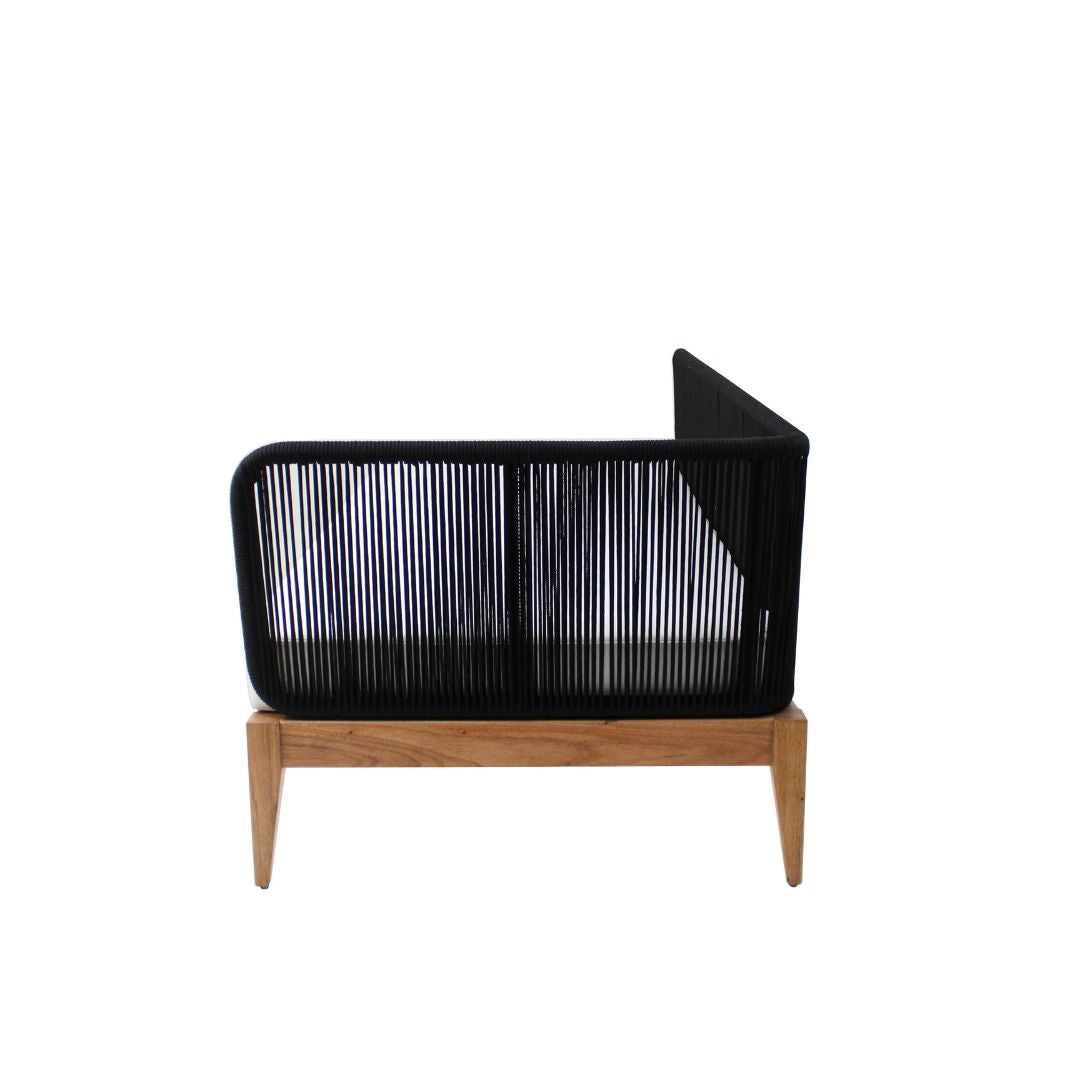 Sofá Maya Freijó Madera Aluminio Color Negro Cuerda Náutica Color Negro Asiento Tapizado Tela Dunas Crema