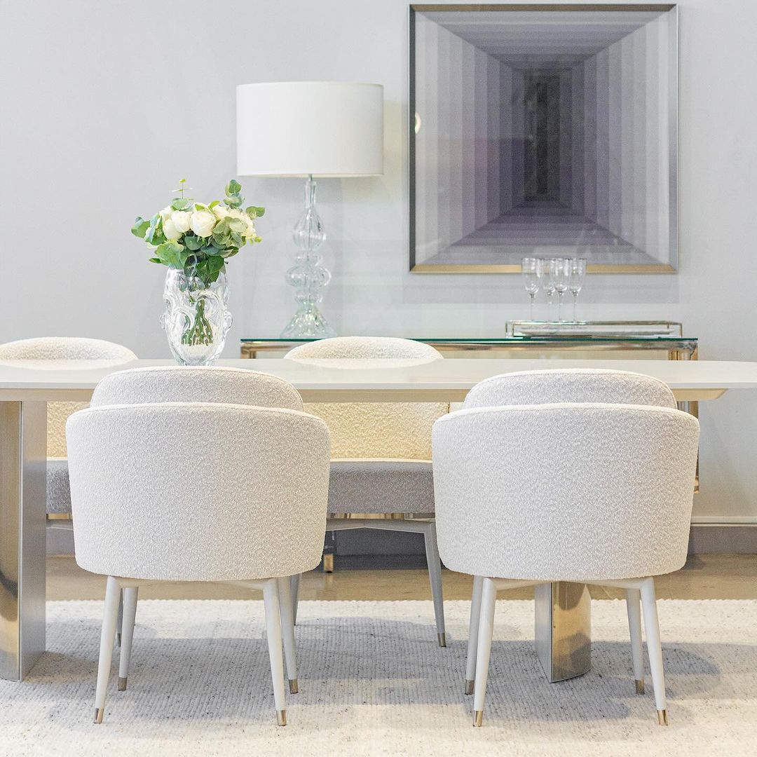 Silla Hug Base Fija Acero Al Carbono Pintado Blanco Respaldo y Asiento Tapizado en Tela 1818F