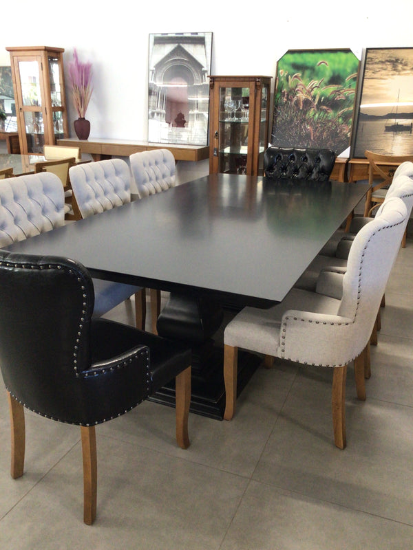 Ambiente 2 com Mesa de comedor Luce de madera maciza 230x120 cm - 8 plazas