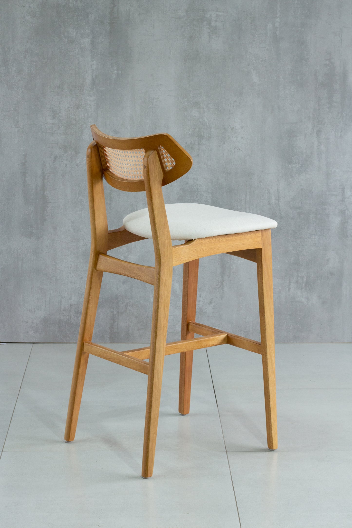 Banqueta Diana Madeira Damasco Assento Tecido BS 704 Encosto em Palha Sextavada