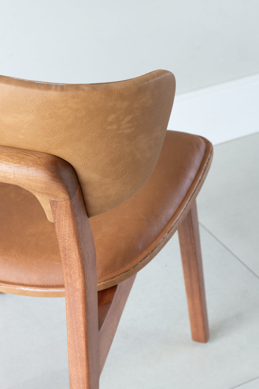 Silla Adara con Brazo Madera Asiento de Metal Negro Mate Dorado Tapizado Tela BR6000