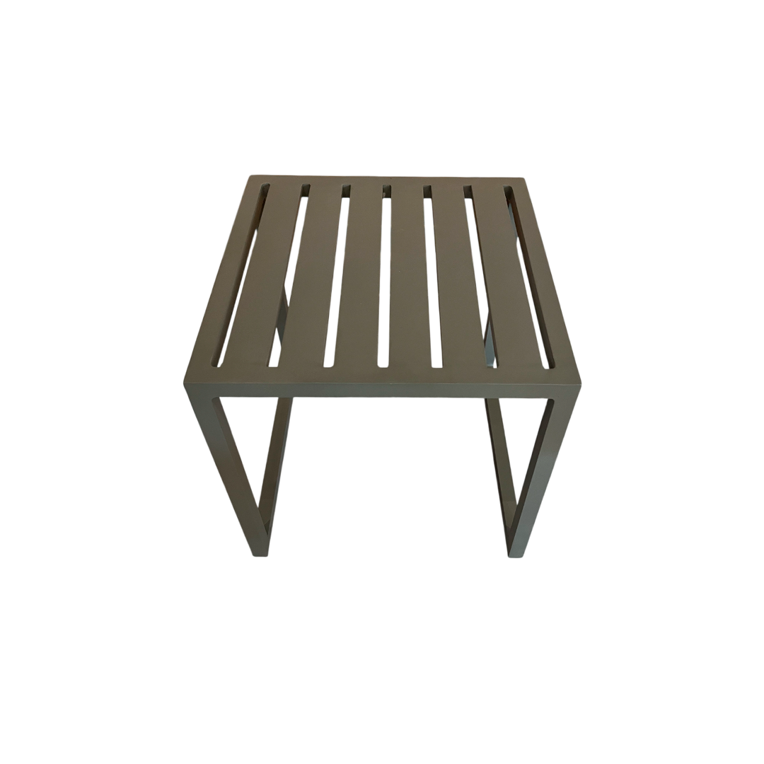 Mesa Lateral Volt 45x45cm Alumínio Ripado Cor Fendi