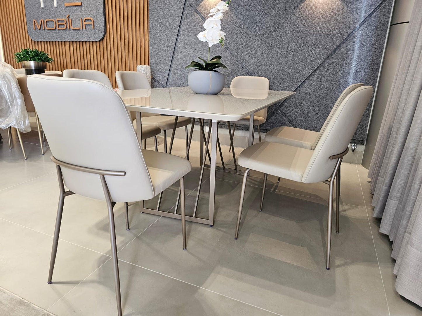 Mesa de Jantar Louvre 220x100cm Tampo Vidro Off-White Base Aço Champagne