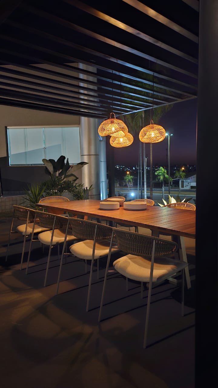 Mesa de Jantar Moorea 270x110cm Tampo Madeira Cinamomo Base Aço Champagne