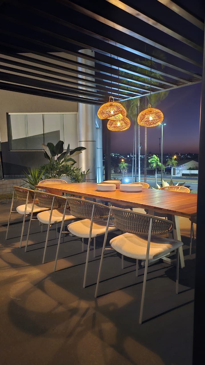 Mesa de Jantar Moorea 270x110cm Tampo Madeira Cinamomo Base Aço Champagne