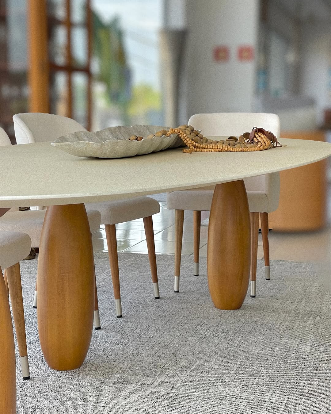 Silla Ginga Respaldo y Asiento de Madera Natural Canela Tapizado en Tela G.2-348