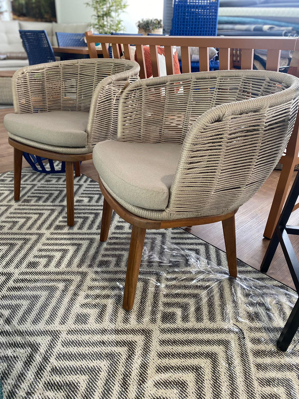 Ambiente 1 com Sillón Türkiye Color Aluminio Fendi Cuerda Náutica Pies de Madera Color Arena