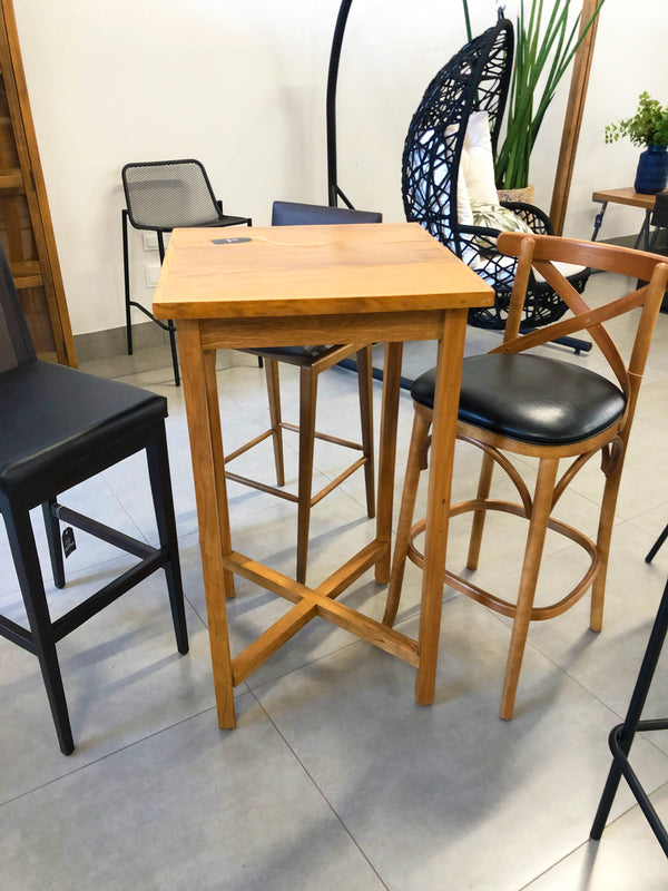 Ambiente 2 com Mesa Bistro Cuadrada 60x60cm Madera Maciza