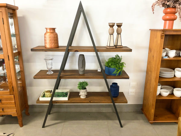 Ambiente 1 com Compass Industrial Solid Wood and Metal Shelving Unit