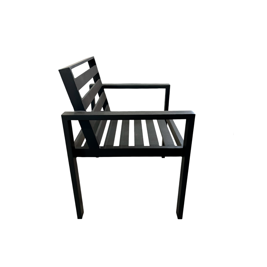 Polrona Volt com Braços Alumínio Cor Preto