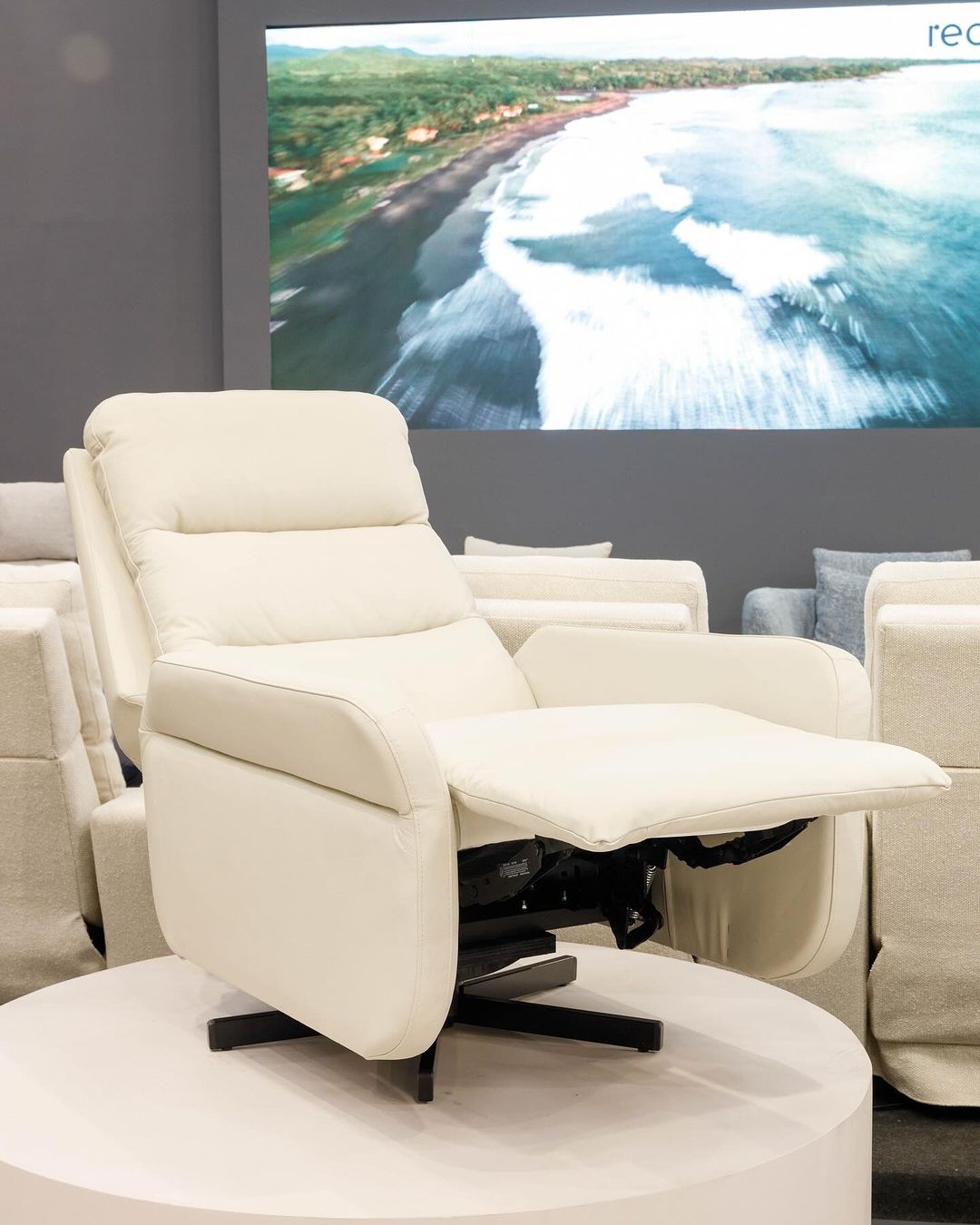 Electric Wing Chair with Upholstered Fabric Backrest and Seat LP-550