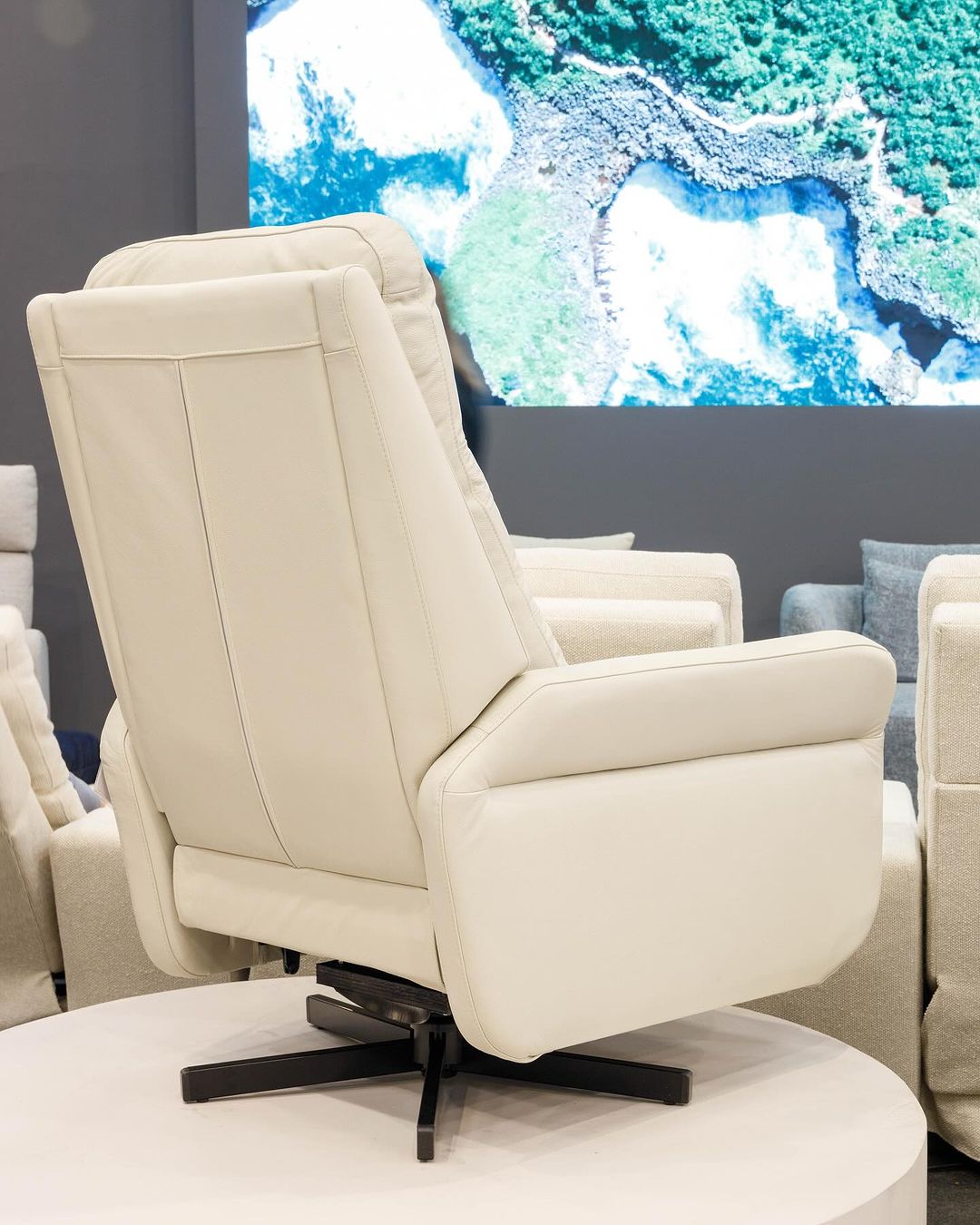 Electric Wing Chair with Upholstered Fabric Backrest and Seat LP-550
