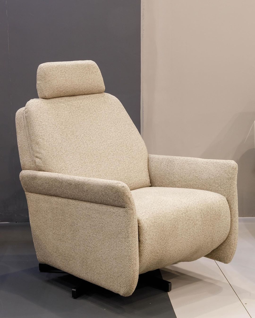 Roma Two Way Armchair Upholstered Fabric Backrest and Seat E-1039