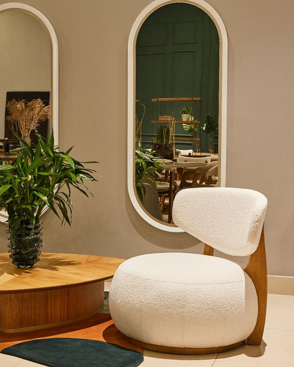 Ambiente 2 com Azeri Armchair Fixed Base Walnut Wood Upholstered Backrest and Seat Fabric 162