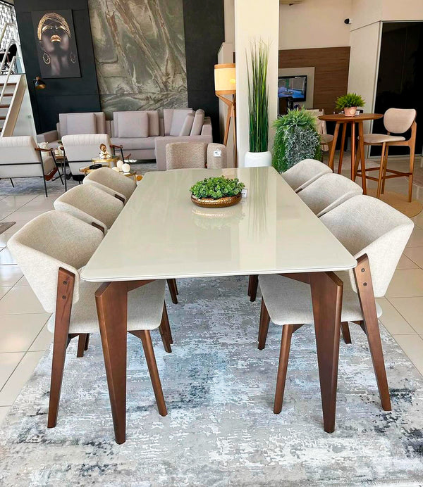 Ambiente 1 com Mesa de Jantar Mari Madeira Cor Jequitibá BN Tampo Vidro Off White 220x110cm