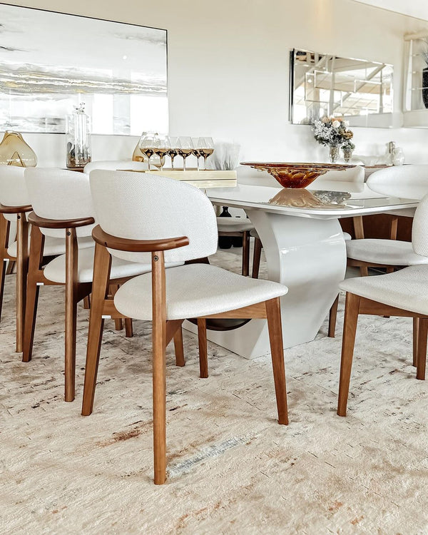 Ambiente 3 com Mesa de Jantar Cannes Laca Cor Branco Detalhe em Madeira Tampo Vidro Branco 240x120cm