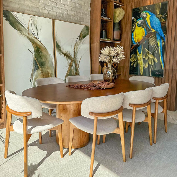 Ambiente 1 com Silla Monic de Madera de Almendro con Respaldo y Asiento Tapizado en Tela de Lino 407