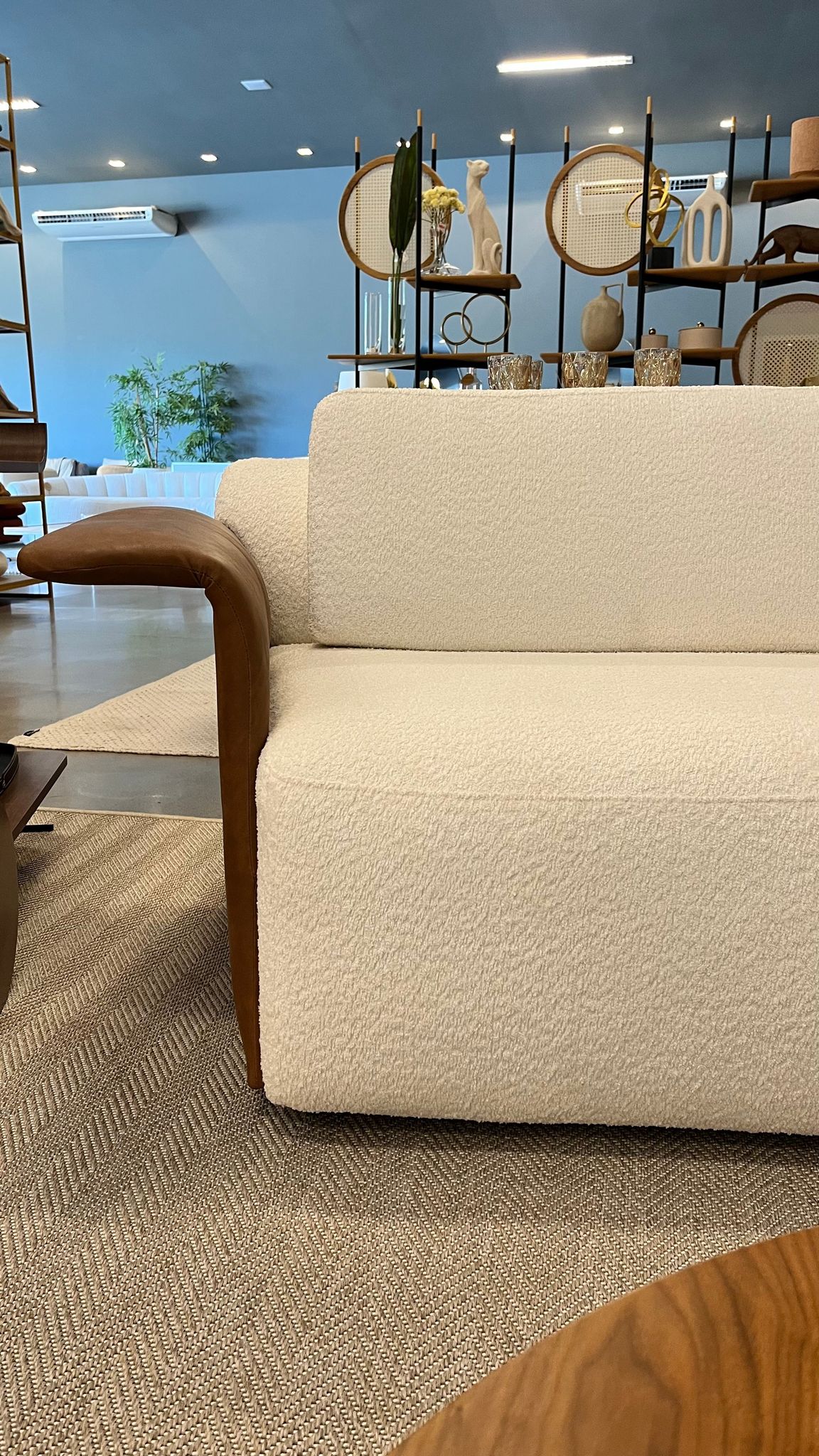 Sillón Melissa Tapizado Lino Zafiro AA344 | Toth Móveis