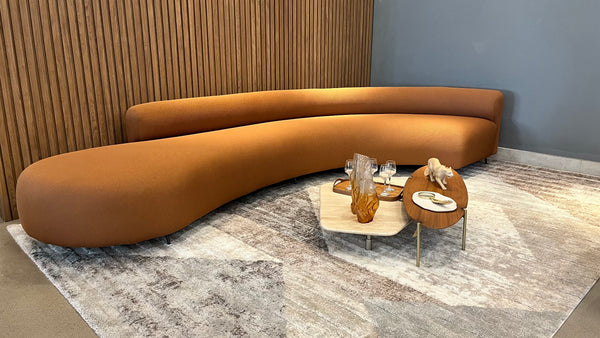 Ambiente 1 com Sofá Curvo LV 064 320cm Estofado Tecido Platinum 14027