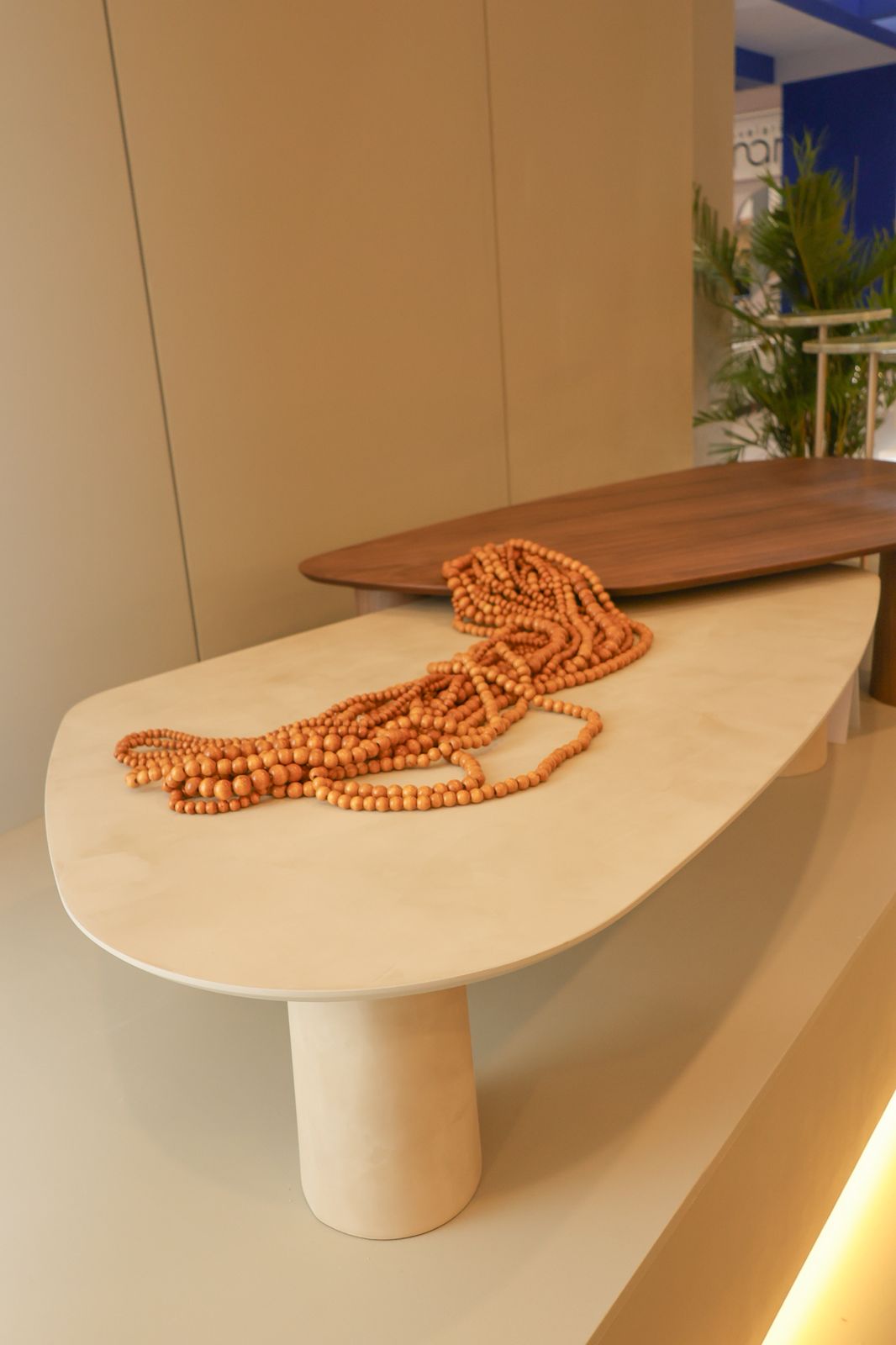 Conjunto Mesa de Centro Dupla Madeira Nogueira e Cimento Queimado Avelã Tamanhos P e G