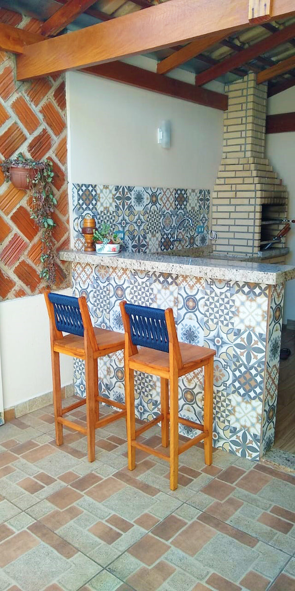 Ambiente 1 com Banqueta Madeira Maciça e Corda Náutica Cor Azul