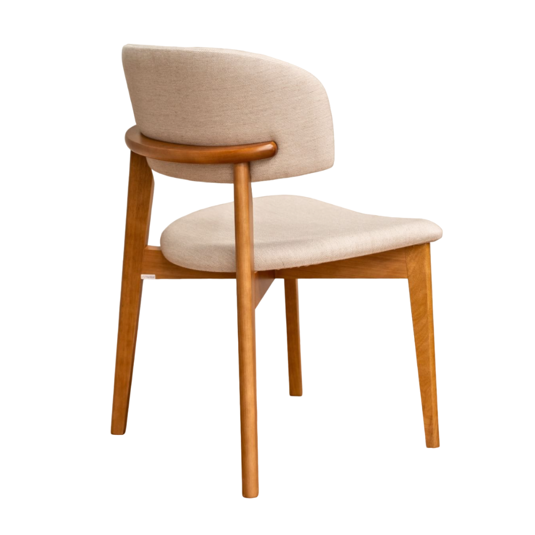 Silla Monic de Madera de Almendro con Respaldo y Asiento Tapizado en Tela de Lino 407