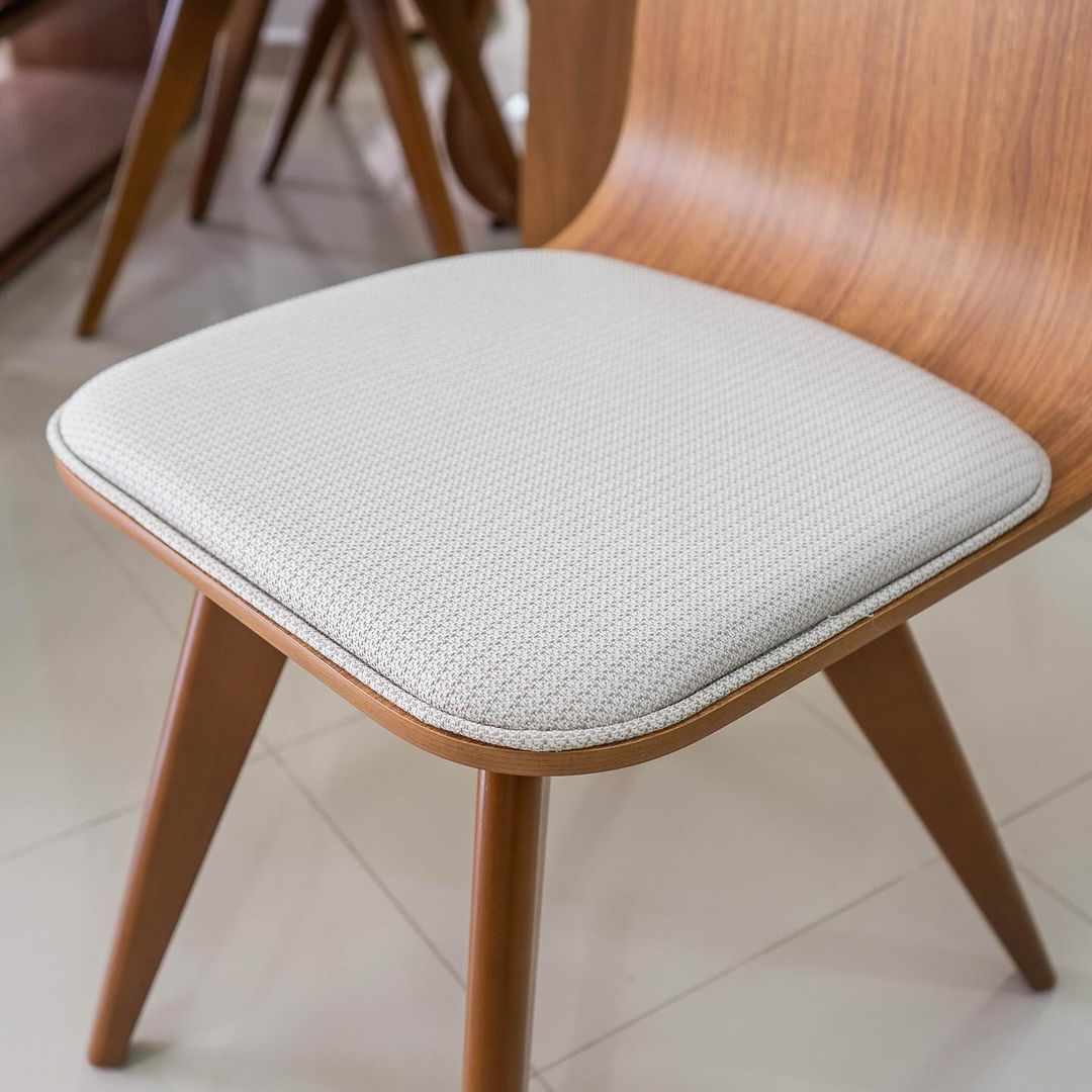 Silla Lidiane Freijó Asiento Tapizado Madera Lino Claro