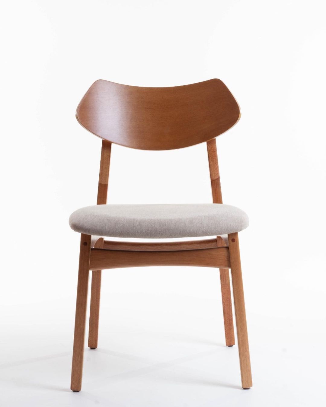 Silla Diana Asiento Madera Natural Tapizado Tela BR6000