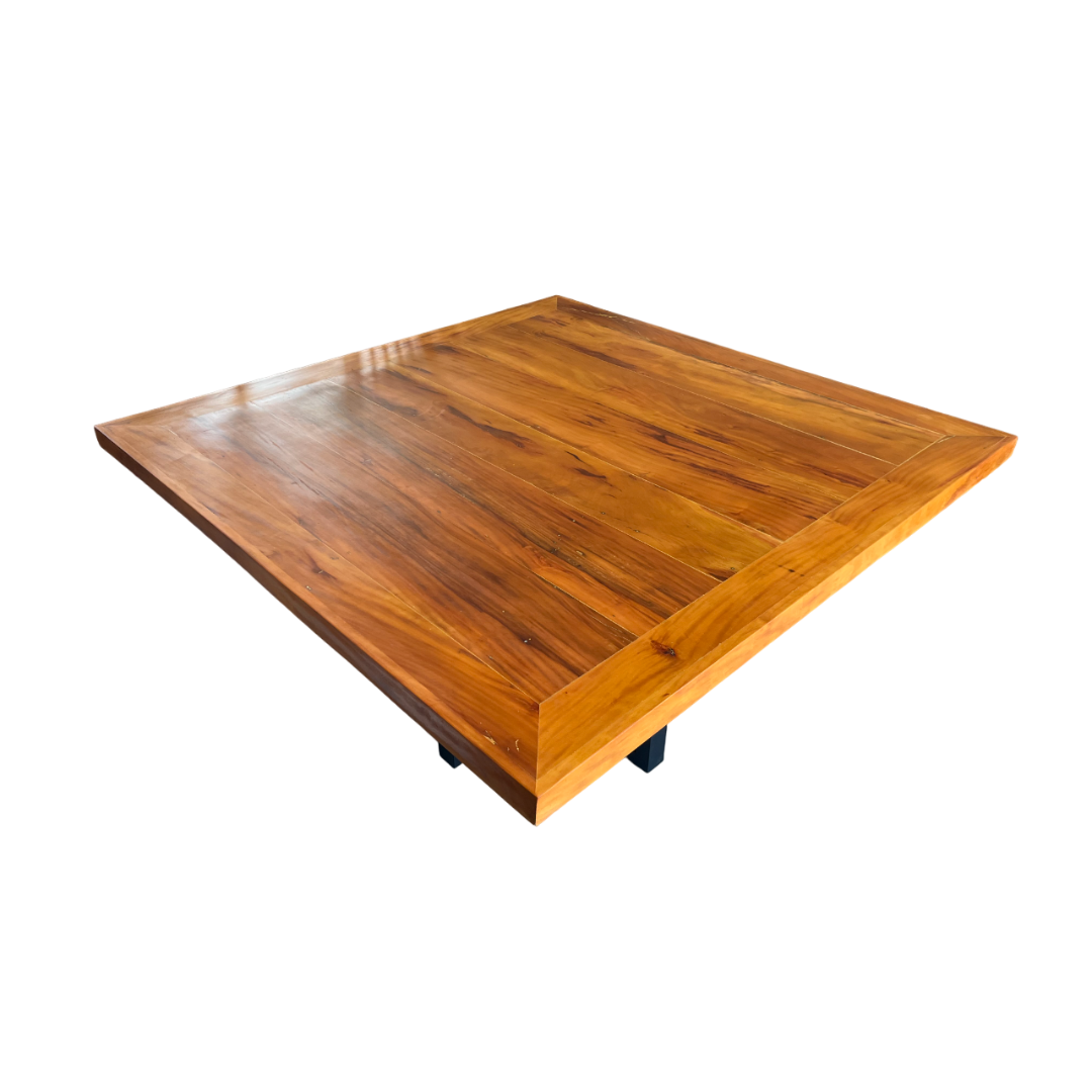 Mesa de Jantar Quadrada 150x150cm Tampo Madeira Maciça Base Montreal Alumínio - 8 Lugares