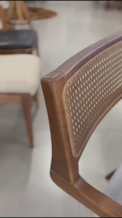 Cadeira Flórida com Braço Madeira Castanho Escuro Tela Sextavada Assento Estofado Linho Cinza