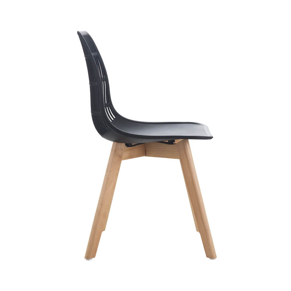 Agnes chair in black