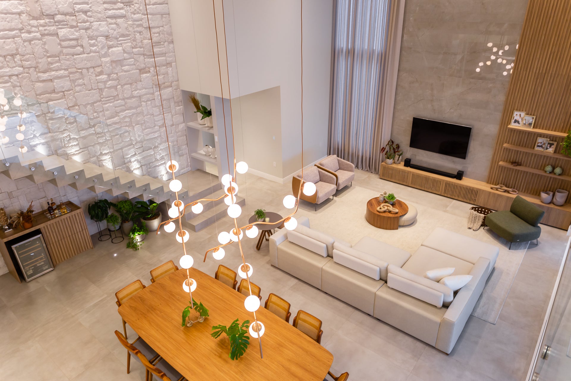 Interior Design Trends for 2025: Elegance and Sustainability – Toth Móveis