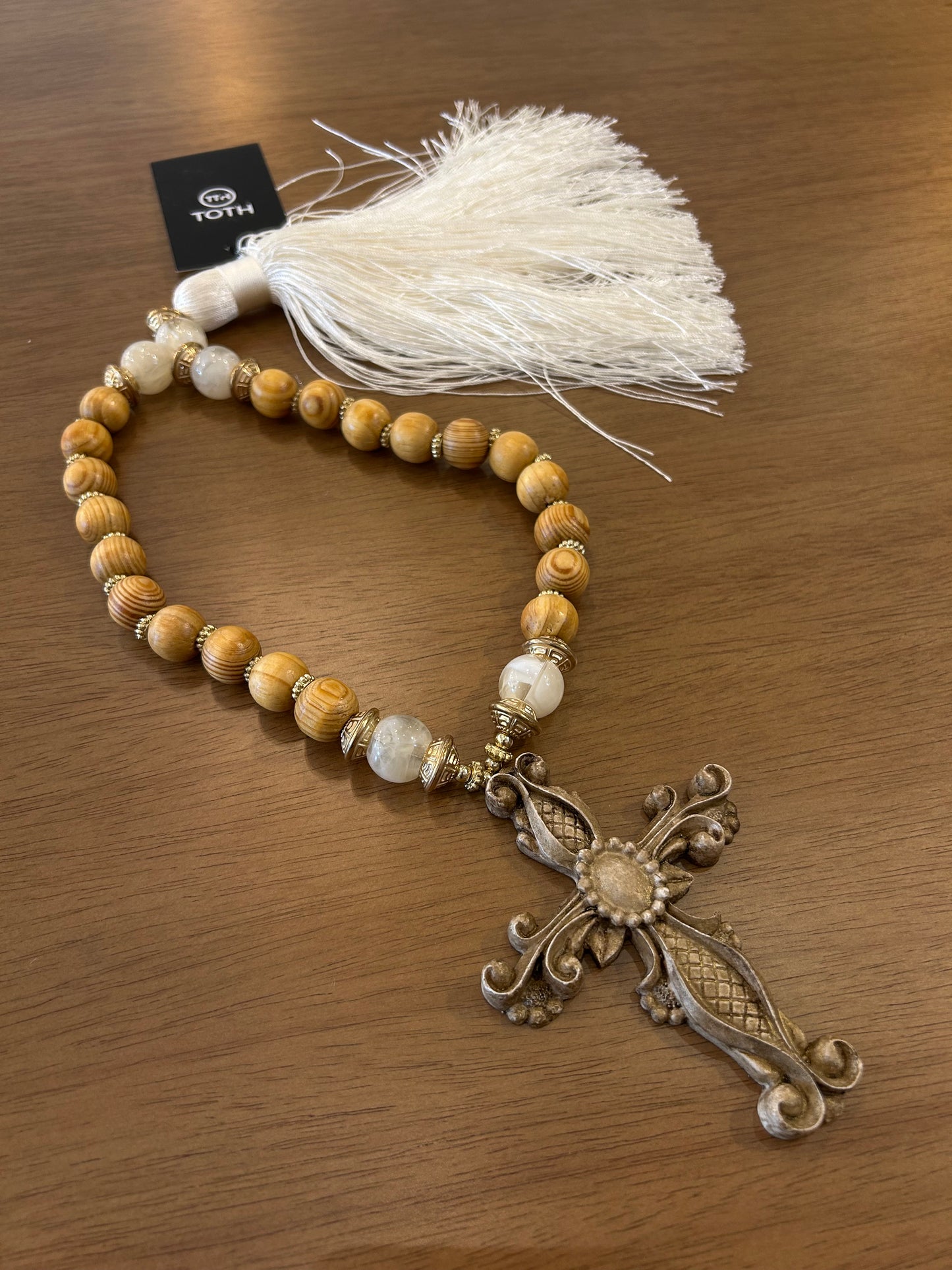 Rosario Decorativo de Bolas en Madera Natural y Borla Acrílico Satinado