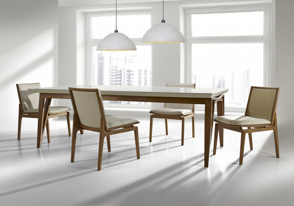 Ambiente 1 com Silla Austral Madera con Tapizado de Paja y Lino Crema 2422