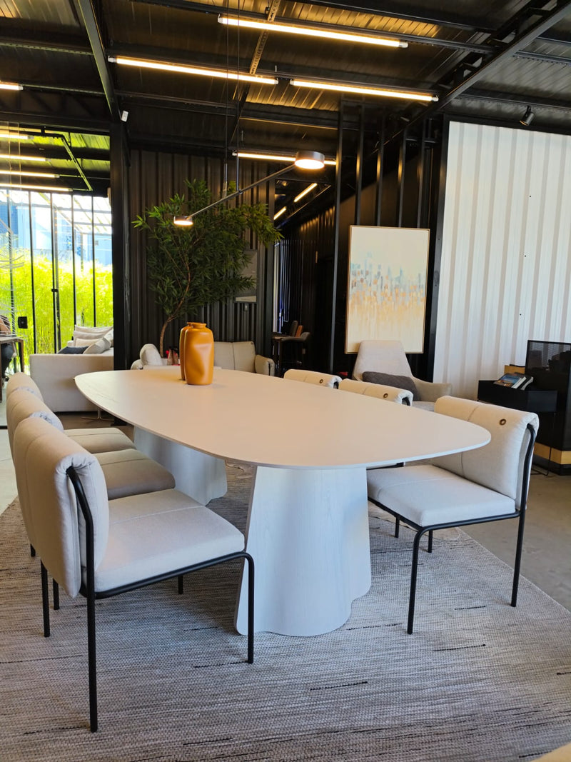 Mesa de Jantar Orla Madeira Cor Jequitibá 58 220x110cm