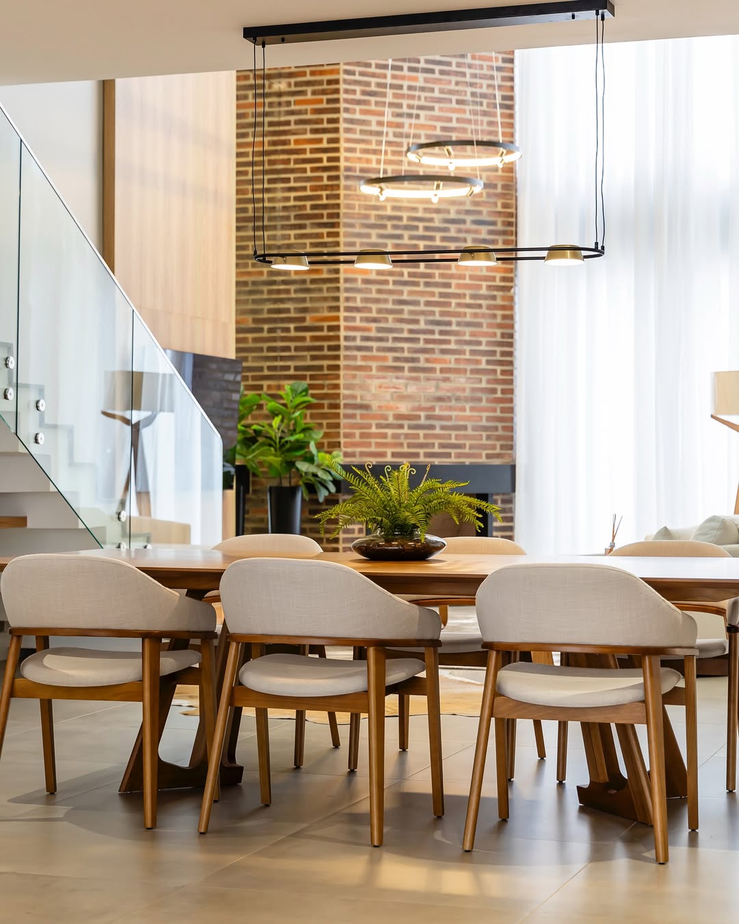 Cadeiras Pala e Banquetas Monic — foto 2