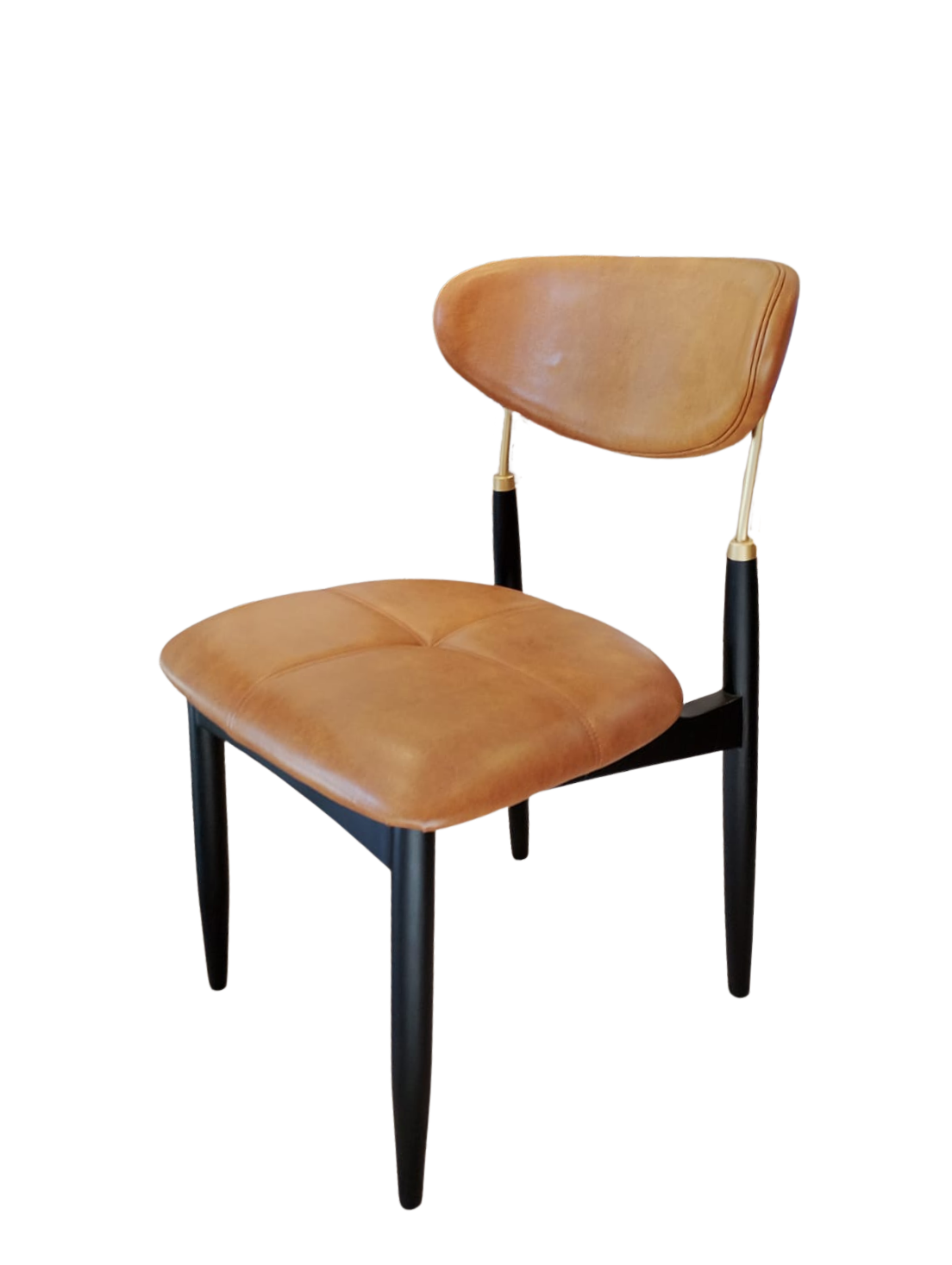 Cadeira Adara com Braço Madeira Preto Fosco Metal Dourado Assento Estofado