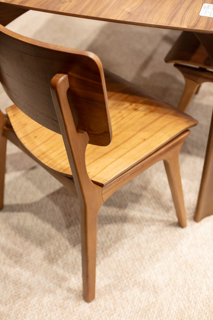 Cadeira Ariana Madeira Maciça Assento Multilaminado